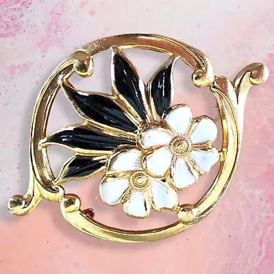 Vintage Brooch - Round Enamel Brooch With Hand Painted Black & White Flowers • $5.95