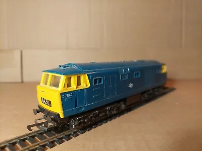 Triang Hornby R758 Class 35 Hymek Diesel Loco BR Blue D7063  • £27.99