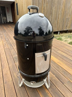$140 • Buy Weber Smokey Mountain Smoker Bbq 47cm