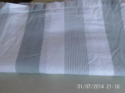 Marks & Spencer King Size Duvet Cover + 1 Pillowcase White & Green  Stripe Used • £5.99