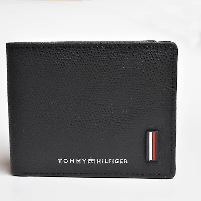 £24.99 • Buy Tommy Hilfiger Men PREMIUM LEATHER SMALL BIFOLD WALLET Black Metal Badge New