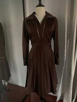 Vintage Dress Brown With Gold Detailing Size 14 • $15.95