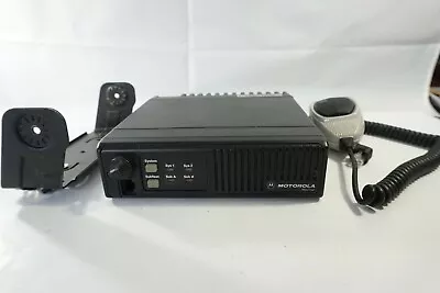 MOTOROLA MAXTRAC UHF1069A ABZ89FT5672 W/ Palm Mic HMN4056D • $99.99