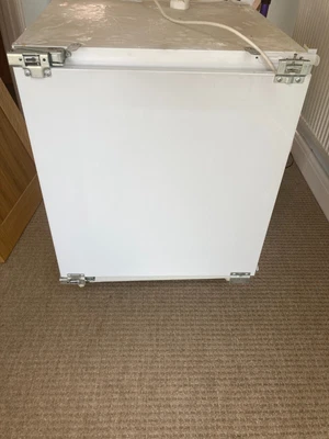 £1 • Buy Ariston Built In Integrated Fridge Model BTS1614