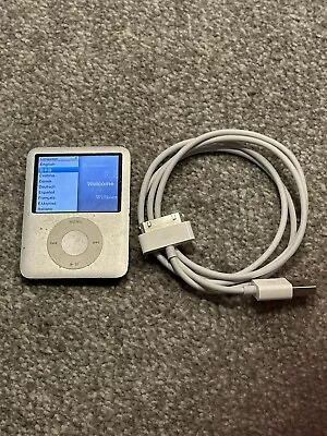 Apple IPod Nano 3rd Gen 4GB Player - Silver & Charger Bundle - Good Condition • £5.99