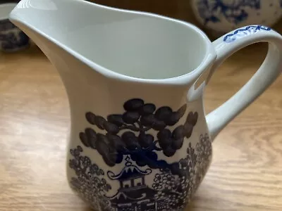 Royal Staffordshire Blue & White J & G Meakin Willow Pattern Jug • £4