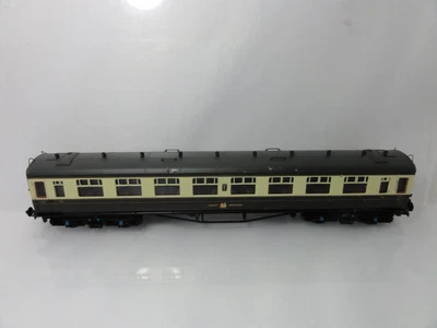 Bachmann 34-125B. GWR Collett Composite Coach. Glue Residue. • £20