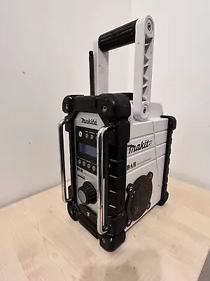 MAKITA DMR104 BLUE 18v/240v DAB Radio - Works Fine - Battery Not Included • £100