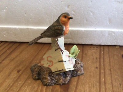 £9.99 • Buy Border Fine Arts Robin On A Wooden Box 1980 R Ayres