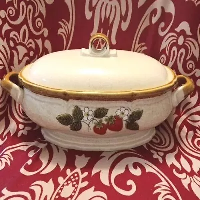 Mikasa Strawberry Festival 2.5 Quart Oval Casserole Dish 2246619 Beautiful  • $89.50