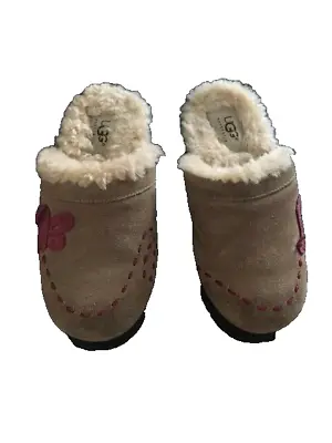 UGG Sand With Pink Butterfly And Caterpillar Mule Clog Girls Size 1 S/n 5223 • $24.99