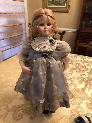 Mundia Reve De Porcelaine Christine Et Cecile Collectible Doll Rare Gorgeous! • $125