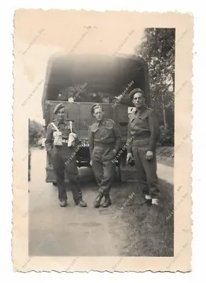 WW2 Photo Queens Royal West Surrey Regiment Soldiers Truck 7th Armoured Division • £17.99