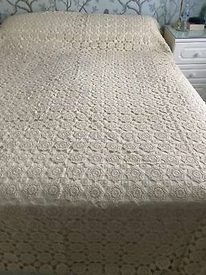 Country House Heavy Cotton Crochet Lace Bed Cover -- Lined • £20