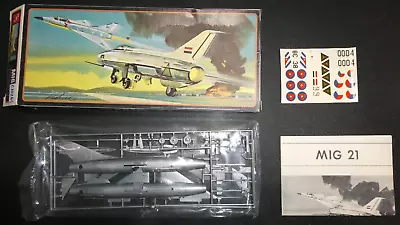 AMT Hasegawa 1/72 Mikoyan-Gurevich MiG-21 Fishbed (C1026 C1027) • $10