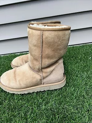 UGG Classic II Short Sheepskin Boot Chestnut Women Size 8 • $29.99