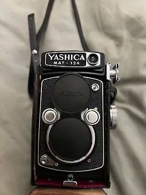 Yashica Mat 124G TLR 6X6 120 Film Camera With Box And Case.  Beautiful! • £300