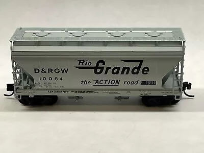 Micro-Trains Line 2-Bay Covered Hopper Rio Grande #10084 D&RGW N-Scale Fast Ship • $16.15