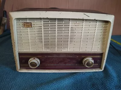 Vintage 1950's Philips Bakelite Radio - Mk 40029 • £6