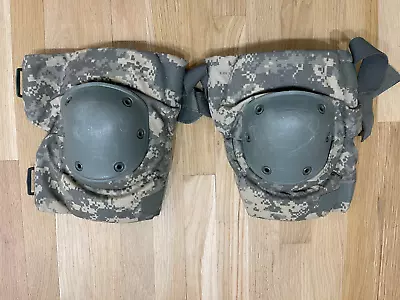 USGI Military Tactical Knee Pads ACU Pattern RFI Issue (Pair) Large • $19.90