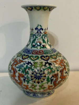 Chinese Porcelain Wu Tsai Vase W/ Flower & Beast Decoration Qianlong Mark • $1500