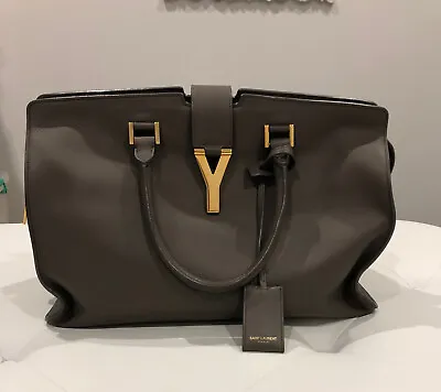 $2000 • Buy Yves Saint Laurent Chyc Cabas Tote Large Grey Bag YSL