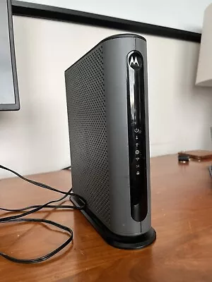 Motorola MG7550 16x4 High Speed ​​Cable Modem - Black • $10