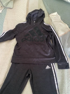 $15 • Buy Adidas Boys10/12 (M) Black Tracksuit (3 Stripe Style)