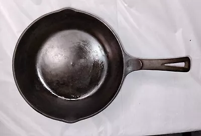 Vintage Unmarked Wagner Cast Iron Chef Skillet 9 Inch • $50