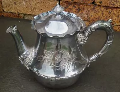 Vintage Meriden Silver Quadruple Plate Three Cup Teapot • $75