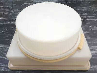 $19.99 • Buy (2) VTG Tupperware Cake Keeper Pie Saver Carriers Yellow Gold 719 & 622 W/ Lids