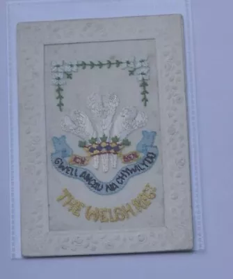 UNUSUAL WW1 MILITARY EMBROIDERED SILK POSTCARD - The Welsh Regt Feathers Written • £24.99
