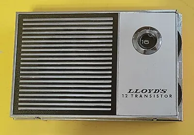 $29.99 • Buy Vintage 1965 Lloyds Model # 6K98B 12 Transistor AM Radio With Carry Case, Works!