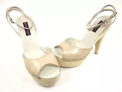 Mojo Moxy Women's Candyapple Platform Heel Cream Us 8.5 Medium New W/ Defect • $30