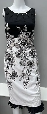 Karen Millen Size 8 Black And White Flower Print Fitted Dress • £15