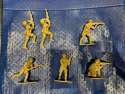 Vintage Airfix 1/32 Scale Ww2 British 8th Eighth Army 6 Plastic Soldiers • £4.95