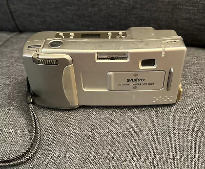 Sanyo VPC-X300 0.8MP Compact Digital Camera Silver Tested • $45