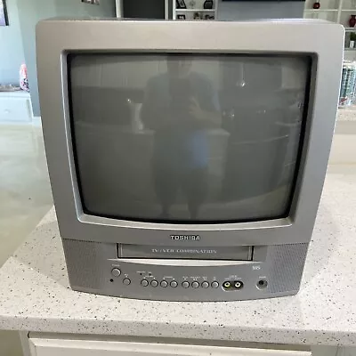 $105.95 • Buy Toshiba MV13N3 13  CRT VCR Combo VHS Player Recorder Retro Gaming TV Tested!
