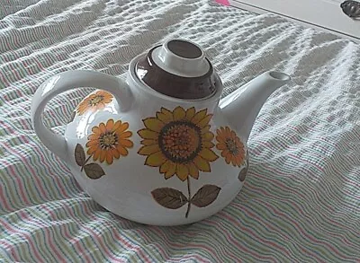 Alfred Meakin Glo-white Ironstone Vintage Teapot. VGC • £6.50