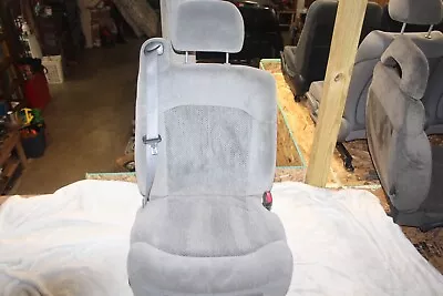 99-02 Chevy SILVERADO Gmc SIERRA Bucket Seat W/ SEAT Belt CLOTH RH Manual GRAY • $199.50