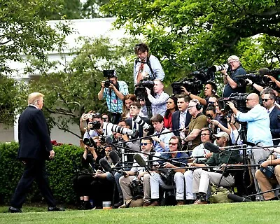 Donald Trump Speaks To Reporters Before Boarding Marine One  8x10 Photo (nn-211) • $8.87