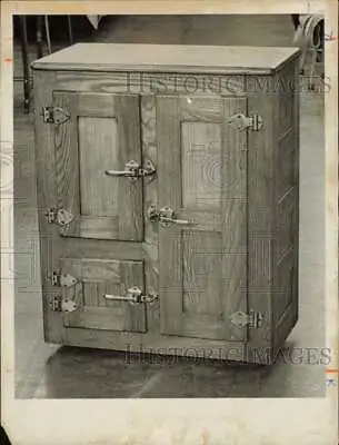 1971 Press Photo Antique Oak Icebox - Lrb15575 • $13.88