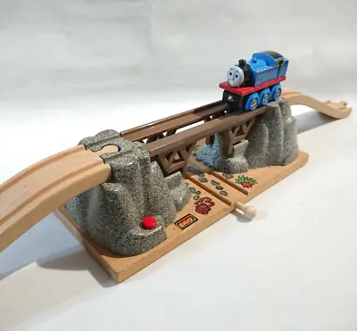 Wooden Railway Train - BRIO 33391 Collapsing Bridge - Thomas Learning Curve • £14.95