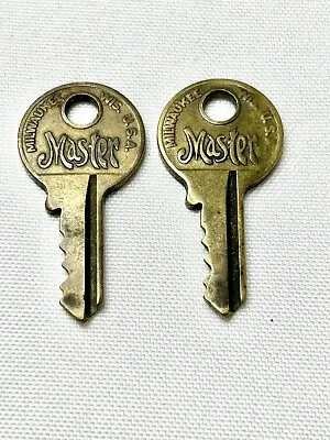 Vintage Retro Set Of Two Matching Master Lock Co Keys Brass USA! 🇺🇸 • $11.88
