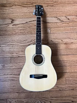 Mitchell Acoustic Junior 3/4 Guitar - MDJ-10/N • $75