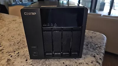 QNAP TS-469L NAS W/4 WD30EFRX RED 3TB Drives Installed - 8TB • $250