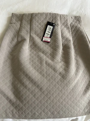 £3 • Buy Ladies Skirts Size 10 New M&S