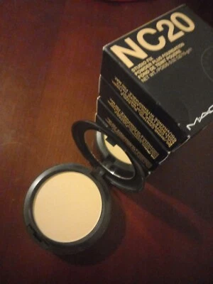 £21.99 • Buy GENUINE Mac Studio Fix Powder Plus Foundation 15g - NC20 BNIB