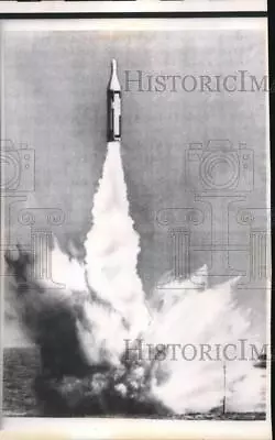 1960 Press Photo Test Launched Of U.S. Navy's Missile From Submerged Submarine. • $19.99