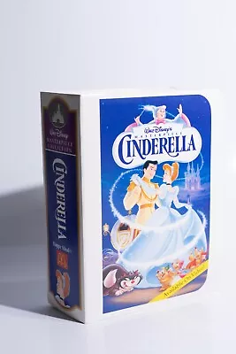 Walt Disney Masterpiece Collection CINDERELLA McDonalds Happy Meal Toy 1995 • $7.99